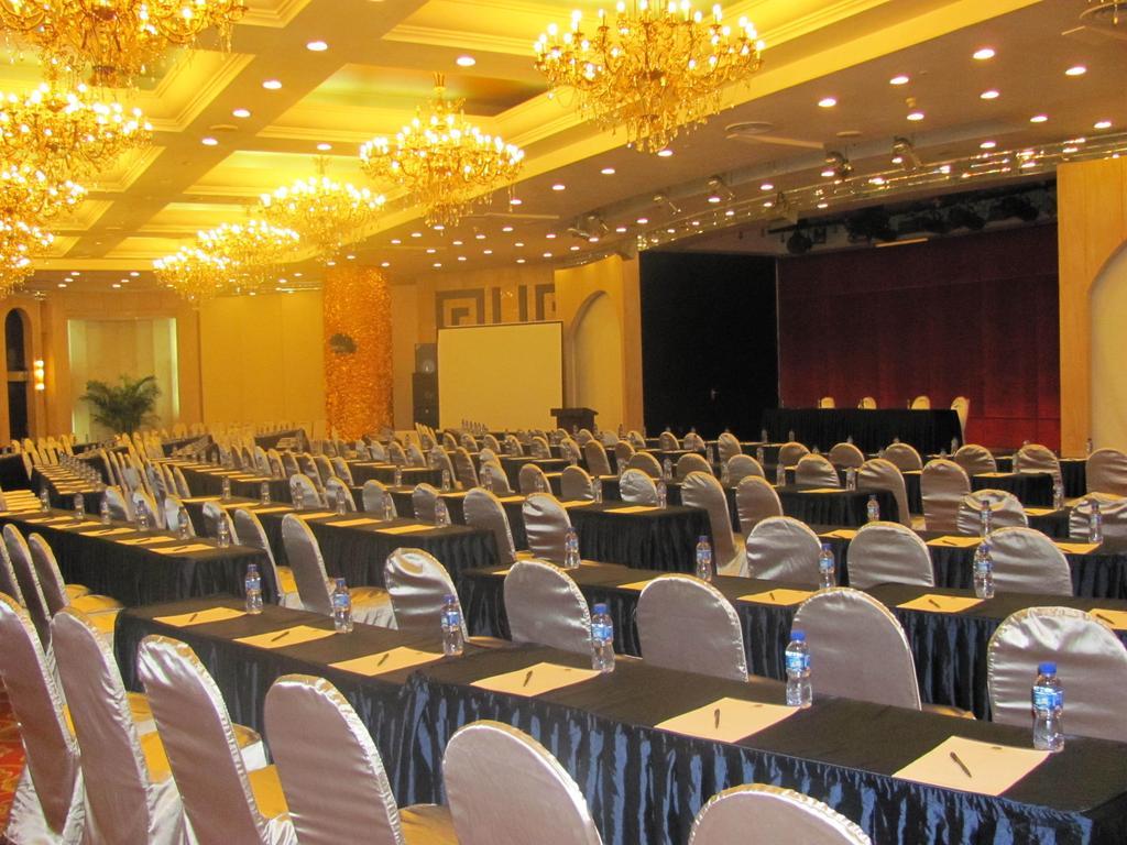 Best Western New Century Hotel Shanghái Exterior foto